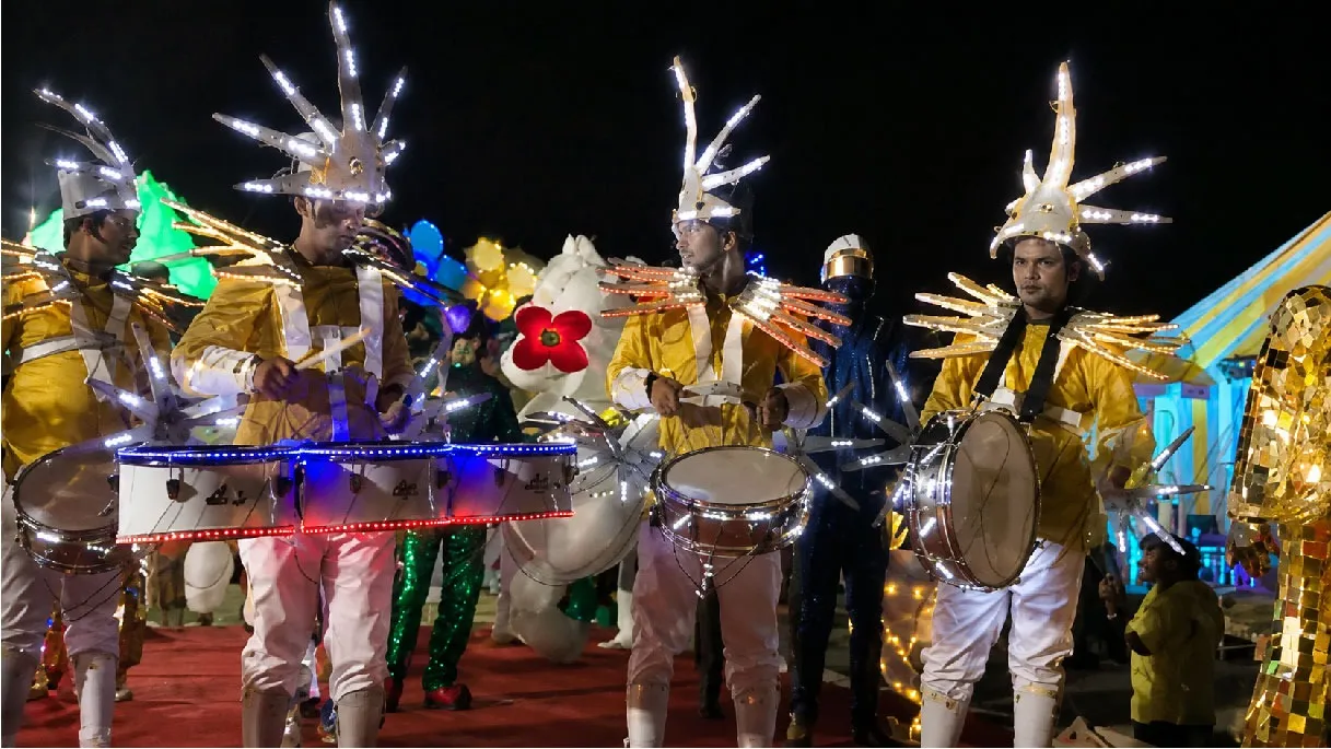 Unique LED Drummers performance